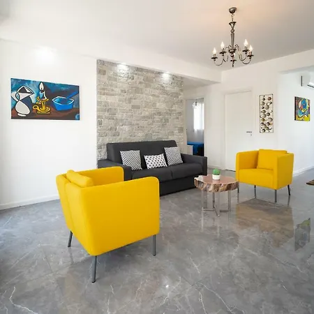 Villa Arricàmpati In Carini