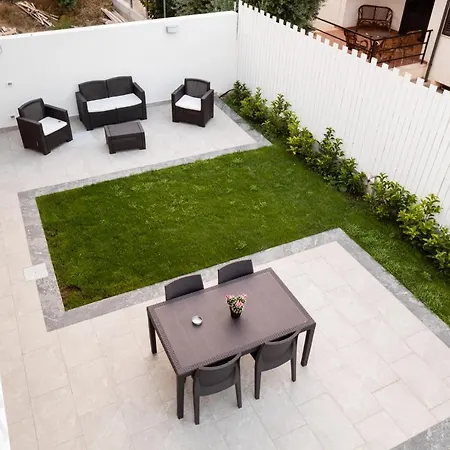 Villa Arricàmpati In Carini